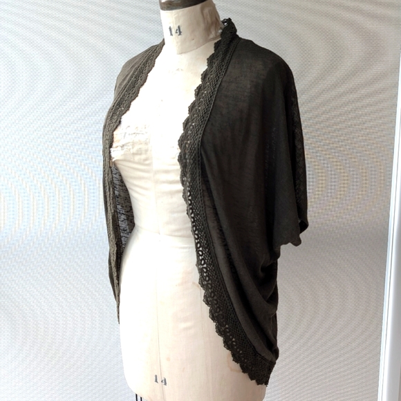 Pink Rose - Short Sleeve Cardigan - Picture 4 of 5